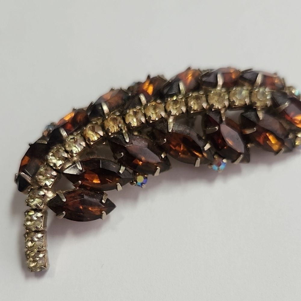 Mid Century Root Beer AB Crystal Rhinestone Brooch - Picture 7 of 8